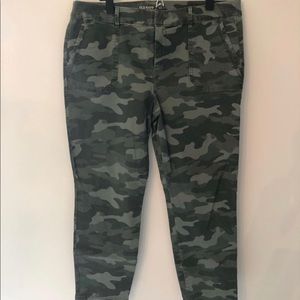 Old Navy Pixie Capri